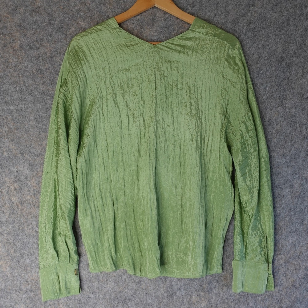 Vince‎ Top Womens S Green V-Neck Long Sleeve Crinkle Texture Blouse Modern Chic - Picture 2 of 13